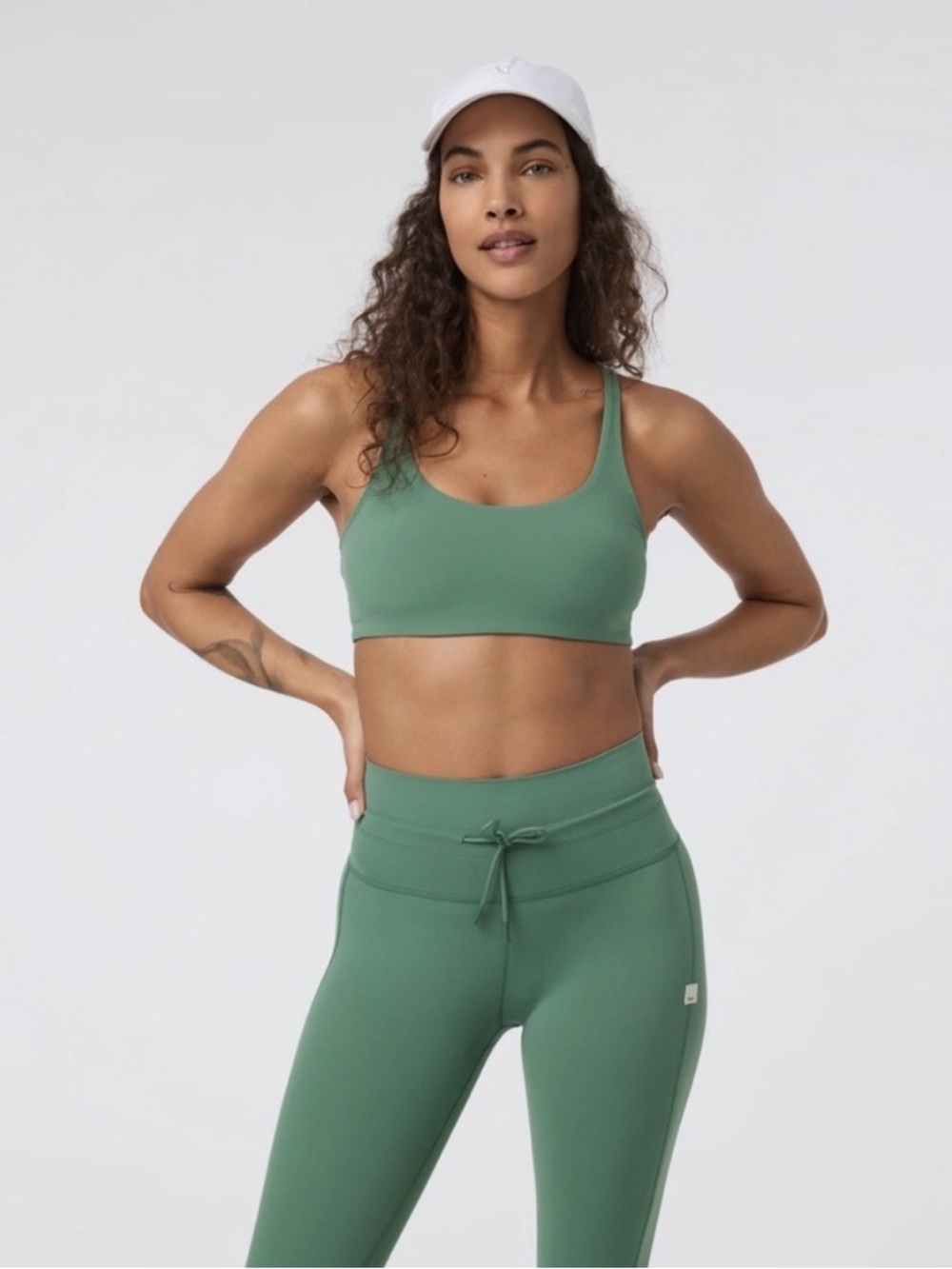 NWT - Vuori Yosemite Bra in Hedge Green - S